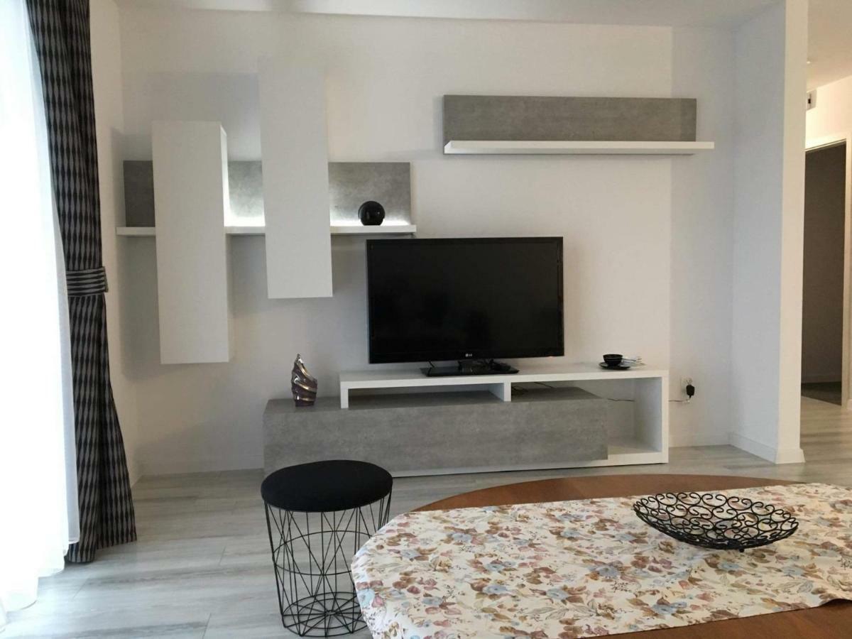 Apartament Roztocze #N/A ภายนอก รูปภาพ